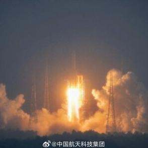 中国、月探査機「嫦娥6号」打ち上げ　月の裏側から世界初のサンプルリターン目指す