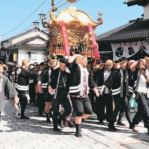 「よいやさ」威勢良く　南砺・井波、みこしがまち練り回る