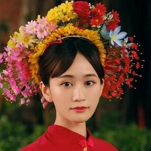 前田敦子「美しすぎ」赤チャイナドレス＆花の髪飾り姿を公開「楊貴妃みたい」とファンから絶賛の声