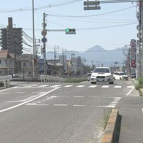 点滅信号の横断歩道わたっていた女性が普通車にはねられ死亡　運転手を現行犯逮捕　広島・佐伯区