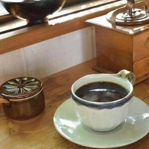 地元や自分が行きやすいエリアに昭和の香りがする純喫茶を探す　故三遊亭円丈師匠が残した「純喫茶の探しの法則」