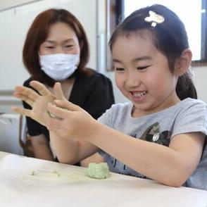 お茶のいい匂いする石けん作り　親子らハートやボールの形に　京都府和束町