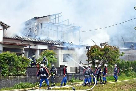 唐津市で火事　木造2階建ての民家全焼　5月4日午後