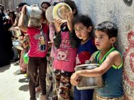 「動物のエサ」を食べて飢えをしのぐ。子どもが餓死…。ガザで広がる「壊滅的飢餓」。日本政府も緊急食料支援