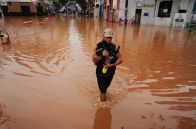 ブラジル南部で豪雨災害、死者60人に迫る　避難者は７万人