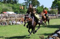 義満も信長も見た「賀茂競馬」　上賀茂神社で疾走、勝ったのは…