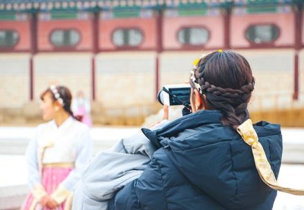 韓服のサイズ変えたら「太っている」皮肉ったスタッフ…韓国観光の素顔