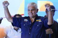 パナマ大統領選、中道右派のムリノ氏勝利　米国移民問題に影響か