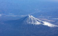 「富士山ローソン」問題「青と白をやめるだけでも変わるような気がする」旅行のプロが私案を提案