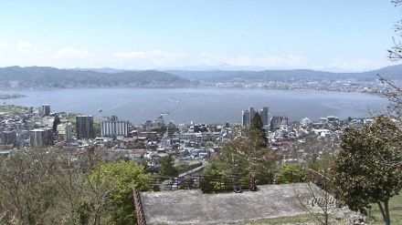 諏訪湖の水位・世界的な気候変動と関連　長野県と信大の研究チームが発表