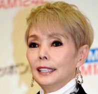 「チコちゃん？」「オマセさん」70歳大御所歌手が公開した幼少期写真が話題に「昭和の可愛さ」「お変わりなく可愛い」「最強の幼少期」