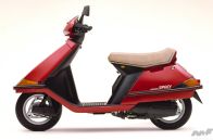 ホンダ「スペイシー」が50ccスクーターとして国内初の4ストロークエンジンを搭載し17.6万円で発売【今日は何の日？5月7日】