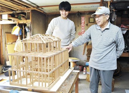 塩尻の旧洗馬学校校舎を模型に　開学150周年記念で企画