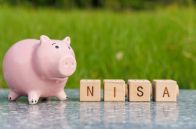 NISAは100円から投資が可能といいますが、さすがに毎月100円では意味がないですよね？