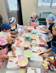 鹿児島県　自立型子ども料理教室開催　保護者向けトークセッションも　7人の児童が参加　奄美市名瀬