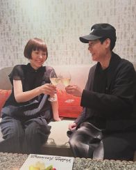 ＜渡辺満里奈＞夫・名倉潤と19回目の結婚記念日　見つめ合う2ショット公開「これからもよろしくね！」