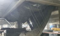 韓国・地下駐車場の天井崩落、作業員2人けが