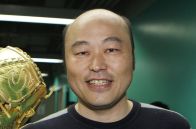 「今日初めて切った腕と対面」佐野慈紀氏が右腕切断手術の経過報告「弱気なハゲオヤジです」