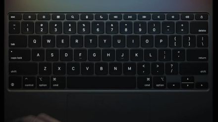 アップル、iPad Pro（M4）向けの新しいMagic KeyboardとSmart Folioを発表