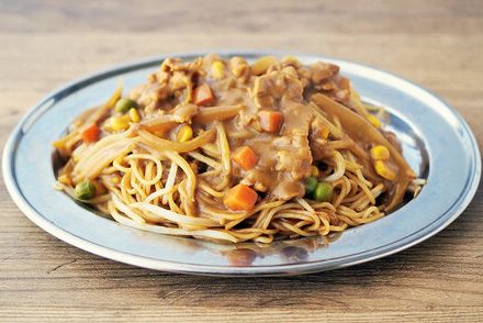 新潟「みかづき」人気麺再現レシピ 罪な味「カレーのっけ焼きそば」 極太麺で作るともっとおいしい！