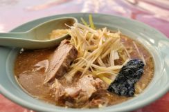 「東北地方で人気のくるまやラーメン」ランキング！　2位は岩手県にある1974年にオープンした老舗店舗「くるまやラーメン 北上店」、1位は？【2024年5月版】