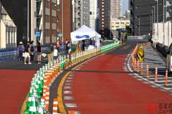 東京都心の高速道路が「歩行者天国」に!? 激レア体験のぶっ飛びイベント「銀座スカイウォーク」がすごかった！ 高架道路が「緑道化」数年後に実現するかも!?
