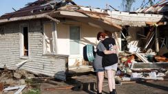 米ミシガン州で複数の竜巻、南部１都市に緊急事態宣言