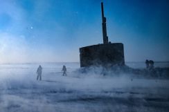極寒の北極圏、海氷の下で直面する困難　米海軍潜水艦に同乗した　