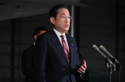 岸田首相、環境相を続投の考え　省職員のマイクオフは「不適切」