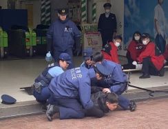 刃物男を取り押さえろ！警視庁と鉄道事業者が渋谷駅で訓練