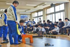 2年間の学習成果披露  飯田OIDE長姫高校電子機械工学科3年生がマイコンカーGP【長野県】