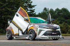 トヨタ「C-HR」をガルウイングにした理由に驚き！ ヴァレンティの流れるウインカーのテールランプが変わった感を強調