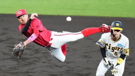 ”広島流忍者”菊池涼介はアクロバティックかつダイナミック！理解不能なスーパープレーで併殺奪取｜プロ野球