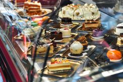 「神戸市で人気のケーキ」ランキング！　2位は東灘区にあるチーズケーキが有名なお店「カッサレード」、1位は？【2024年5月版】
