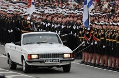 ロシアで対独戦勝記念日　愛国心鼓舞もパレード規模は年々縮小