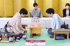 藤井名人、初防衛に王手　豊島九段に3連勝　名人戦第3局