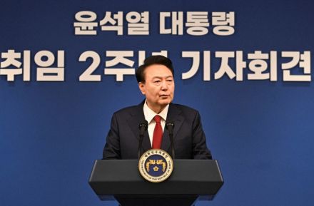 韓国大統領、日韓関係の未来志向を強調「忍耐するところは忍耐」