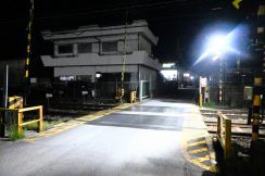 維新の奈良県議、列車にはねられ死亡　大和高田の近鉄線の踏切