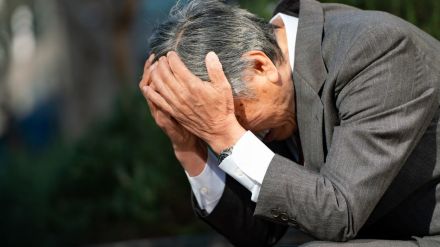 年金が最大2倍に！甘い言葉にのった〈年金月12万円〉70歳の元サラリーマン、意気揚々と「繰下げ受給」も〈200万円もらい損ね〉に撃沈