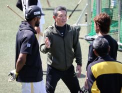 ソフトバンク小久保監督「反対方向にあれだけ強い打球を打てる打者は…」　松山2軍監督一押しの成長株はあのドラフト3位ルーキー