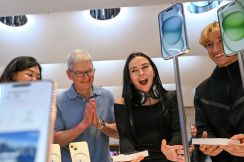 アップル、「折りたたみ式iPhone」を2026年後半に量産開始か