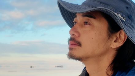 東出昌大がエクアドルの無人島に“置き去り”に、『世界の果てに、東出昌大置いてきた』プロローグ映像が公開