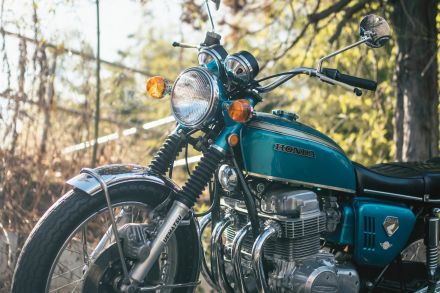 ホンダ ドリームCB750 FOURが、絶版旧車界の“横綱”であるワケとは？