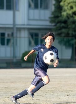 【高校サッカー】吉原・大沢未波＆大沢蒼生兄弟がセンターライン支える「集大成のつもりで戦う」