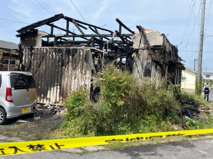 登米市で住宅火災　焼け跡から身元不明の遺体見つかる　男女２人もやけどで搬送