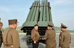 北朝鮮が新型ロケット砲配備へ　対ロシア輸出の可能性も