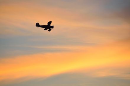 ウクライナの軽飛行機型ドローン、前線から1300km超離れた巨大石油施設を爆破