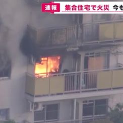 富田林市の集合住宅火災　住人の女性が煙をすって軽傷