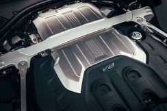 ベントレー、V8ツインターボエンジンの生産を終了へ…電動化を加速