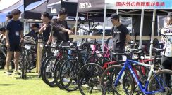 海辺の街で「富山サイクルフェスティバル」北陸最大級の展示で気になる自転車を乗り比べ 富山・氷見市
